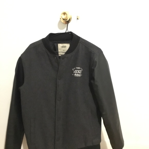 Vans Other - Jackets vans off the wall authentic